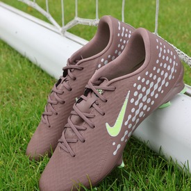 Nike Mercurial Vapor inspirowane stylem gry Kyliana Mbappé🤩 Dopasowanie i komfort👌Wypróbuj sam📲REDBOX.pl

#nike #nikefootball #kylianmbappe #footballboots #redbox