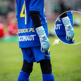A może rękawice Aero?🩵 Wygodny model treningowy💪 Rękawice RBSPORT znajdziesz na📲REDBOX.pl

#rbsport #goalkeeper #goalkeepergloves #rękawicebramkarskie #redbox