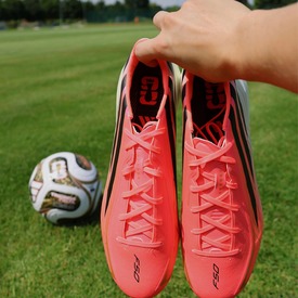 Lekkie korki Adidas F50 Hyperfast League💨 Spraw sobie nową parę butów📲REDBOX.pl

#adidas #adidasfootball #footballboots #sprzętpiłkarski  #redbox