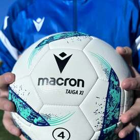 Piłka Macron Taiga XI Super Light⚽️ Lekka i solidna👌 W sam raz na treningi młodych zawodników📲REDBOX.pl

#macronfootball #football #piłkanożna #redbox