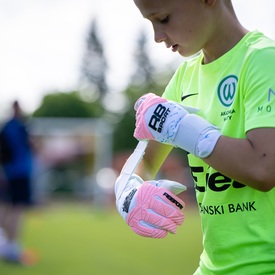 To uczucie gdy wjeżdżają nowe rękawice na rękę… 🫠🫠🫠
Model Brave 2.0 znajdziesz na REDBOX.pl 😎🧤

#redbox #rbsport #goalkeeper #rekawicebramkarskie #goalkeepergloves