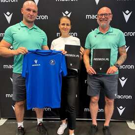 Nie tylko piłka nożna💪 Podjęliśmy współpracę z Klubem @enea_pilkareczna_poznan🔝 Witamy w drużynie!🤝

#macron #macronsportshub #współpraca #klubysportowe #redbox