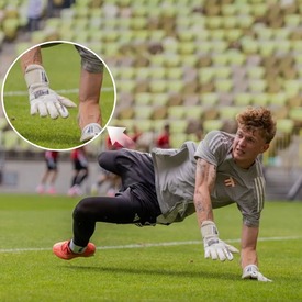 Dobre rękawice to solidne wsparcie✈ Bramkarzu, postaw na sprawdzony, porządny sprzęt💪Zapraszamy do współpracy📲REDBOX.pl

📸fot. @pogongrodzisk 

#rbsport #goalkeeper #goalkeepergloves #rękawicebramkarskie #redbox