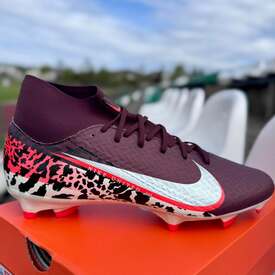 Korki piłkarskie z charakterem🐆 Nike Mercurial Superfly 10 Academy z nowej kolekcji United🤩 Zobacz na📲REDBOX.pl

#nike #nikefootball #footballboots #sprzętpiłkarski #redbox