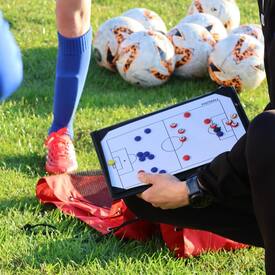 Zajrzyj do nas po akcesoria piłkarskie⚽️ Tablice taktyczne i inne kupisz na📲REDBOX.pl

#macron #macronfootball #rbsport #akcesoriatreningowe #redbox