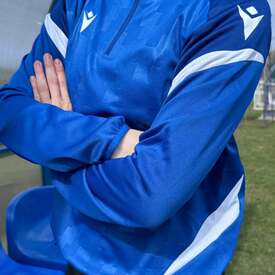 Macron Hollow w kolejnej odsłonie kolorystycznej💙 Idealna bluza na treningi i na codzień🤩 Kup na📲REDBOX.pl

#macron #macronfootball #sportsstyle #training #redbox