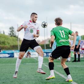 Ubierz swój zespół u nas⚽️ Profesjonalny sprzęt Macron dla najlepszych🏆

📸fot. @fc_aldach 

#macron #macronfootball #strojesportowe #nadruki #redbox