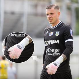 Brave 2.0 to już jeden z bestsellerów🧤 Poznaj ofertę naszych rękawic bramkarskich📲 REDBOX.pl

📸fot. Tomasz Duc/@arkagdyniasa 

#macron #rbsport #goalkeeper #bramkarz #redbox
