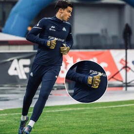 Profesjonalne rękawice bramkarskie💪 Treningowe i meczowe⚽ Przejrzyj ofertę na📲REDBOX.pl

📸fot. @stal1944 

#rbsport #goalkeepergloves #goalkeeper #rękawicebramkarskie #redbox