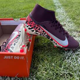 Ta kolekcja od Nike przypadła Wam do gustu🐆 Lekkość, szybkość i dynamika w Nike Mercurial Superfly 10📲REDBOX.pl

#nike #nikefootball #nikeunited #footballboots #redbox