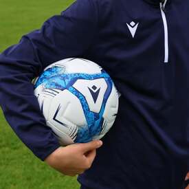 Bluzy Macron Piave to dobry wybór na strój treningowy💪 Dopasuj do swoich klubowych barw⚽️ Kup na📲REDBOX.pl

#macron #macronfootball #footballtraining #sprzętpiłkarski #redbox