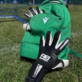 Zajrzyj do nas po torby i plecaki🎒 Wrzucisz cały sprzęt treningowy🧤 Model Rookie i inne fajne propozycje Macron📲REDBOX.pl

#macron #macronfootball #sprzętreningowy #redbox