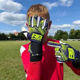Wiemy co dobre👌 Wybór na treningi bramkarskie?🧤 Rękawice Vortex📲 REDBOX.pl

#rbsport #goalkeepergloves #rękawicebramkarskie #redbox