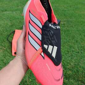 Mocny kolor czy klasyczne białe?🤔 Profesjonalne korki Adidas Predator Elite👌 W naszej ofercie📲REDBOX.pl

#adidas #adidasfootball #predator #footballboots #redbox
