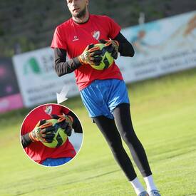 Mocny kolor, dobry chwyt💪 Rękawice bramkarskie X1📲 REDBOX.pl

📸fot. Akademia Bramkarska Gwardia Koszalin

#rbsport #goalkeeper #rękawicebramkarskie #redbox