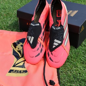 Adidas Predator Elite  to najwyższy model z kultowej serii Predator🔝 Tutaj w stylistyce inspirowanej Mistrzostwami Świata📲REDBOX.pl

#adidas #adidasfootball #predatorelite #mundial #redbox