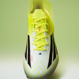 W wakacyjnym klimacie!☀️🌊 Przesuń w bok➡️ Wybieraj spośród różnych opcji kolorystycznych Adidas F50 na📲REDBOX.pl 

#adidas #adidasfootball #f50 #footballboots #redbox