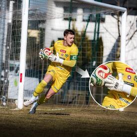 Rękawice Classic 3.0 w akcji🔥 Poznaj nasze modele na📲REDBOX.pl

📸fot. @victoriawrzesnia1931 / G. Czerniak

#rbsport #goalkeeper #rękawicebramkarskie #redbox