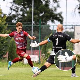 Coraz więcej klubów stawia na stroje Macron🔝 A w bramce widać nasze rękawice🧤 Zapraszamy do współpracy📲REDBOX.pl

📸fot. @piast_kobylnica 

#macron #macronfootball #rbsport #football #redbox