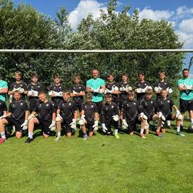 Jest moc💪 Zadbaj o spójne stroje dla swoich podopiecznych i wybierz sprzęt, któremu możesz zaufać🧤Zapraszamy do współpracy📲REDBOX.pl

📸fot. bramkarska.kuznia

#macron #macronfootball #rbsport #sprzętbramkarski #redbox