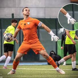 Dobre ujęcie, dobry sprzęt🔝 Klasyczne, białe rękawice Bianco 2.0 to sprawdzony wybór🧤

📸fot. LKS Drama Zbrosławice

#rbsport #goalkeeper #goalkeepergloves #bramkarz #redbox