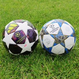 Ten design!🤩 Minipiłki inspirowane rozgrywkami UEFA Champions League⚽ Kupisz u nas📲REDBOX.pl

#adidas #adidasfootball #championsleauge #redbox