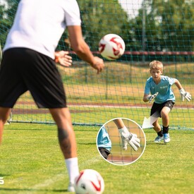 Profesjonalny sprzęt na obozach piłkarskich to ważny element🔝 U nas zaopatrzysz się we wszystko co jest Ci potrzebne📲REDBOX.pl

📸fot. Obozy Treningu Indywidualnego SBG & Treningi Indywidualne SBG 

#macron #macronfootball #rbsport  #sprzętpiłkarski #redbox
