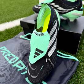 Adidas Predator Elite z nowego Final Rush Pack⚽️ Czyli sprawdzona jakość w ciekawym, świeżym designie🔝

#adidasfootball #footballboots #predator #sprzętpiłkarski #redbox